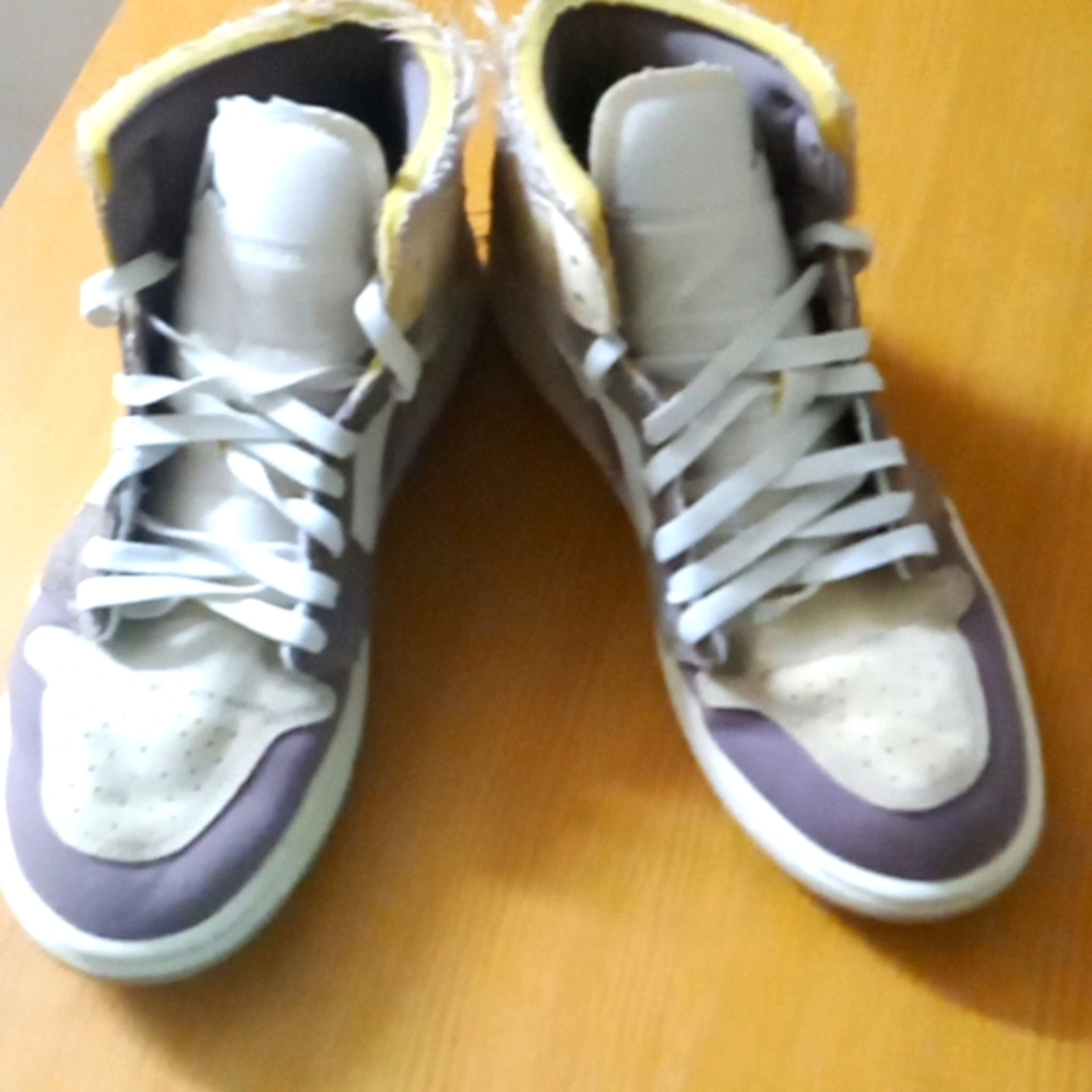 Nike High-Top Sneakers in Beige and Dark Brown